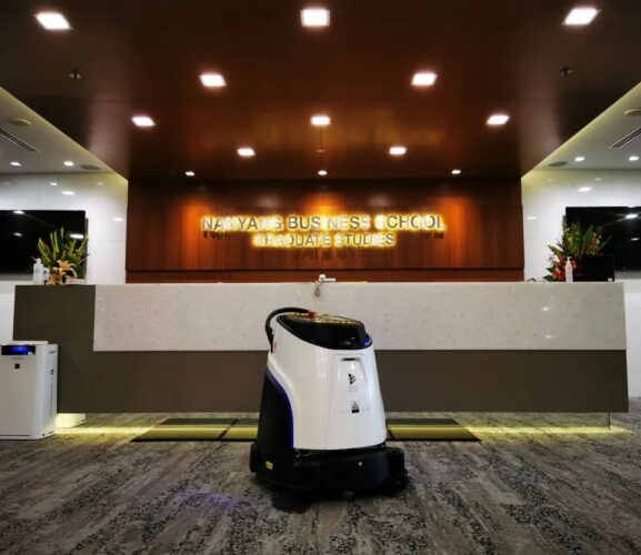 新国大、港科大、人大校园清洁都在用高仙机器人